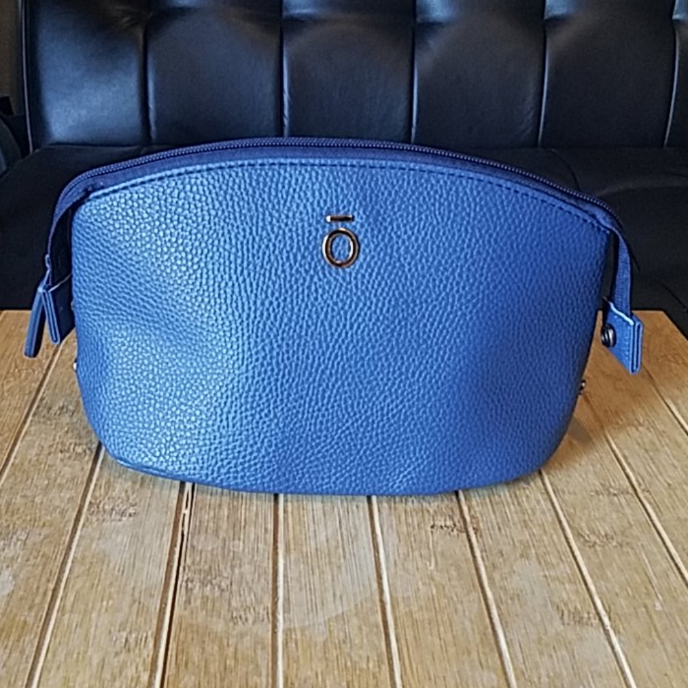 doTERRA Branded toiletry / makeup bag